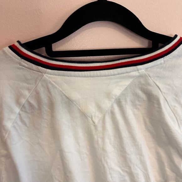 Tommy Hilfiger White Men's Button Logo T-Shirt Large - Picture 4 of 7